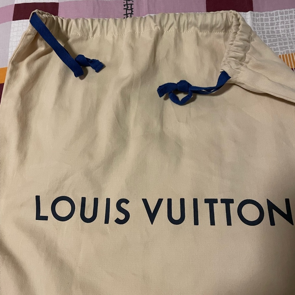 Large Louis Vuitton drawstring dust bag
